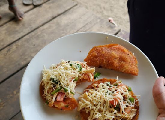belize/hopkins/restaurant/risenstand