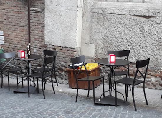 italy/urbino/restaurant/il-buco-la-bottega-della-pizza-e-cresceria-dal-1954