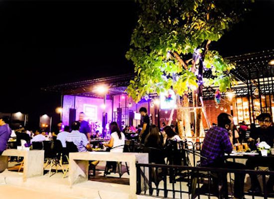 thailand/rayong/ban-phe/restaurant/field-good-food-and-fun