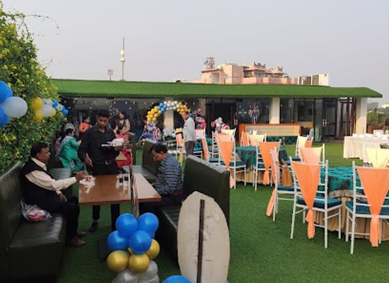 india/kanpur/swaroop-nagar/restaurant/crystal-banquet-and-rooftop-restaurant