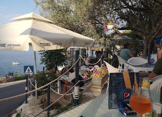 montenegro/komovi/restaurant/konoba-wolfi