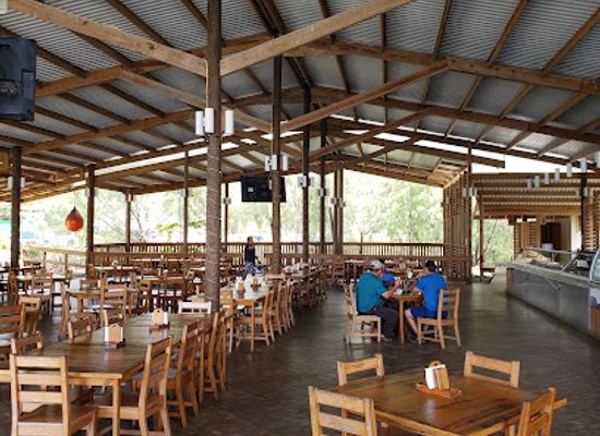 honduras/cayos-cochinos/restaurant/snapper-s-restaurant