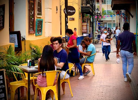 colombia/santa-marta/restaurant/la-muzzeria