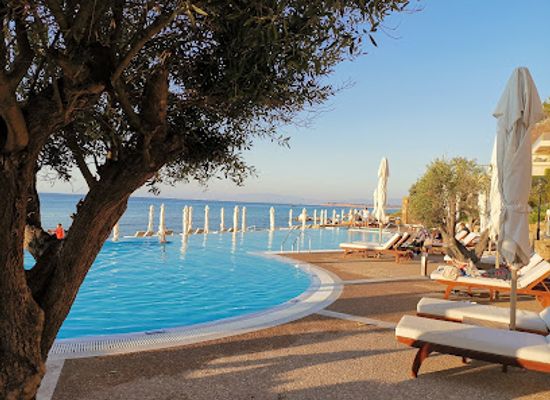 greece/chalkidiki/restaurant/grill-by-the-pool
