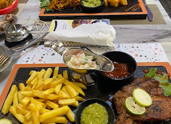benin/littoral/restaurant/restaurant-tenir-la-main
