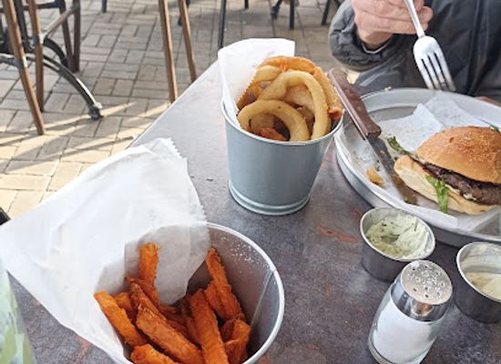 israel/samaria/restaurant/lokal-french-burger-gourmet