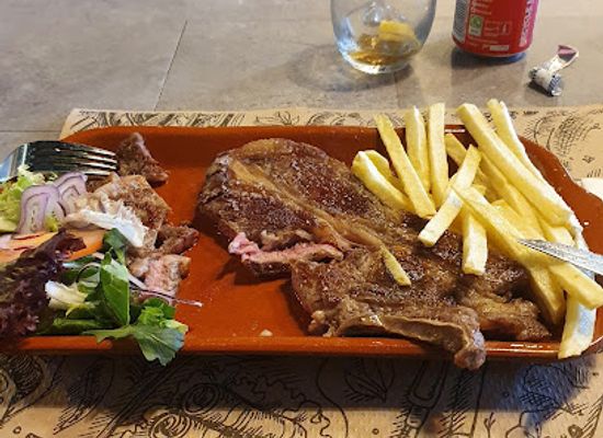 gibraltar/gorham-s-cave-complex/restaurant/edinburgh-arms-gastro-bar