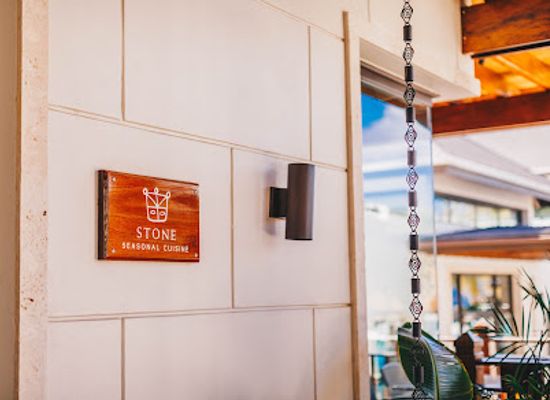 anguilla/shoal-bay/restaurant/stone
