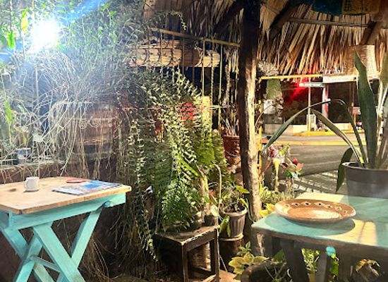mexico/puerto-escondido/restaurant/el-chilaquiles-cevicheria