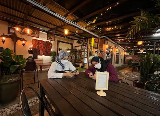 malaysia/johor/restaurant/the-cave-restaurant