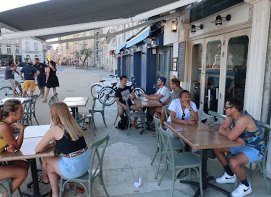 france/la-rochelle/grosse-horloge/restaurant/les-copains-d-abord
