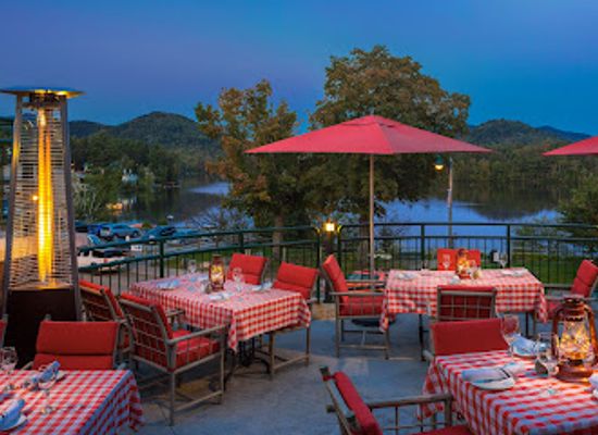 new-york/adirondack-mountains/restaurant/the-deck-at-high-peaks-resort