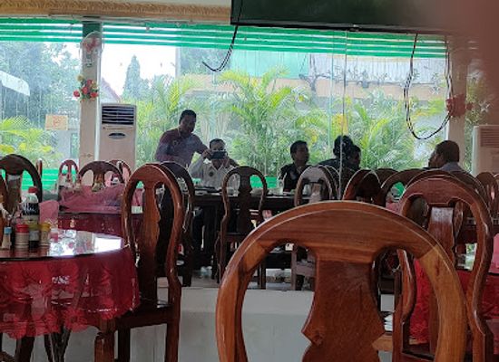 cambodia/kampong-chhnang/restaurant/paris-restaurant