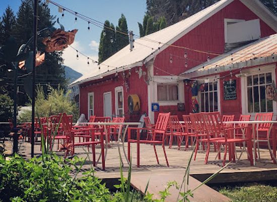 idaho/panhandle/restaurant/squeeze-inn