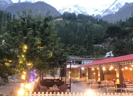 pakistan/hunza-valley/restaurant/butt-tikka-karahi