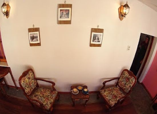 bolivia/salar-de-uyuni/restaurant/railway-cafe-bistro