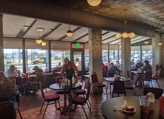 florida/pensacola/restaurant/captain-joey-patti-s-seafood-saloon