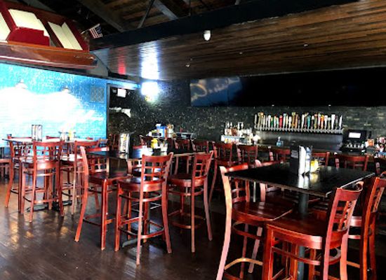 missouri/lake-of-the-ozarks/restaurant/tuckers-shuckers-oysters-tap