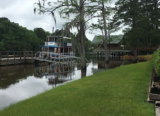 louisiana/caddo-lake-state-park/restaurant/big-pines-lodge