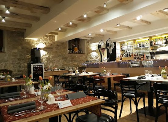 hungary/bakony/restaurant/malomkert-sorhaz