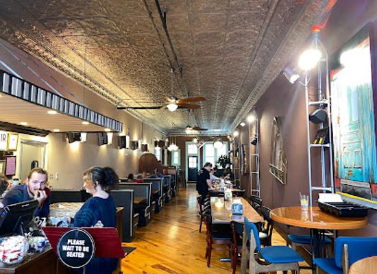 arkansas/hot-springs/restaurant/sqzbx-brewery-pizza