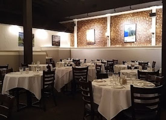 virginia/fredericksburg/restaurant/la-petite-auberge