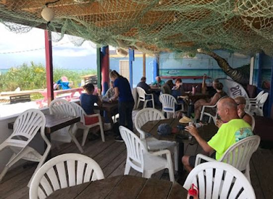 the-bahamas/lucaya/restaurant/cleveland-s-beach-club