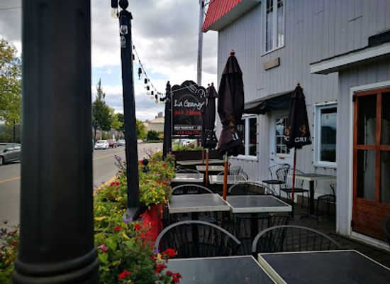 canada/saguenay-lac-saint-jean/restaurant/la-grange-aux-hiboux