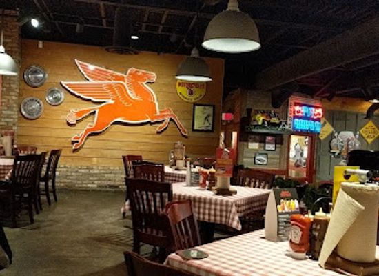 north-dakota/bismarck/restaurant/famous-dave-s-bar-b-que