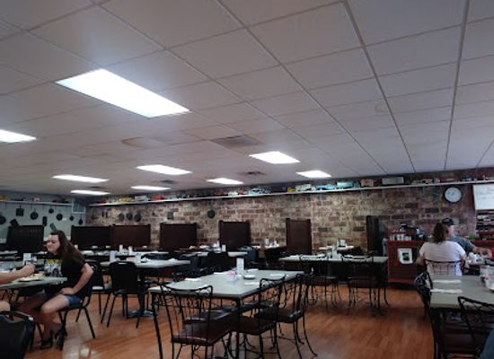 arkansas/fayetteville/restaurant/ricks-iron-skillet