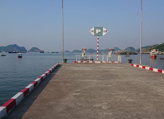 vietnam/cat-ba-island/restaurant/restaurant