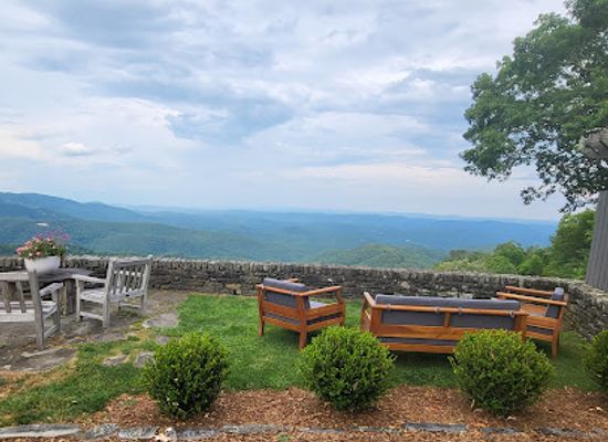 north-carolina/blue-ridge-mountains/restaurant/gideon-ridge-inn