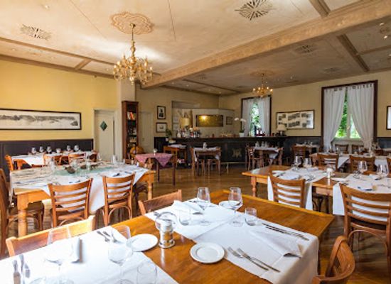 italy/lombardy/restaurant/ristorante-trattoria-del-glicine