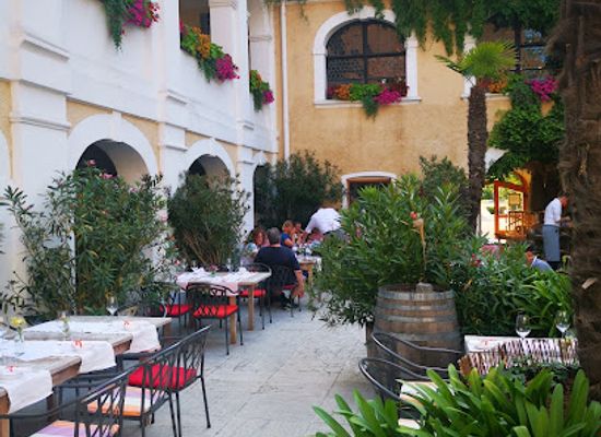 austria/wachau/restaurant/weingut-holzapfel-gutshofrestaurant-prandtauerhof