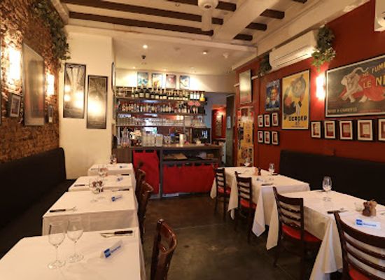 singapore/chinatown/restaurant/les-bouchons-ann-siang