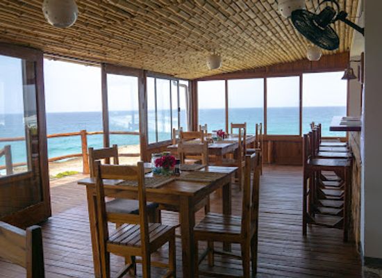 mozambique/inhambane/restaurant/c-mew-restaurant-bar-guesthouse-tofinho