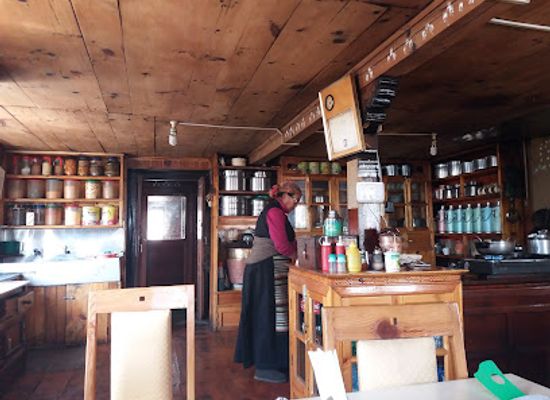 nepal/namche-bazaar/restaurant/himalayan-lodge-restaurant