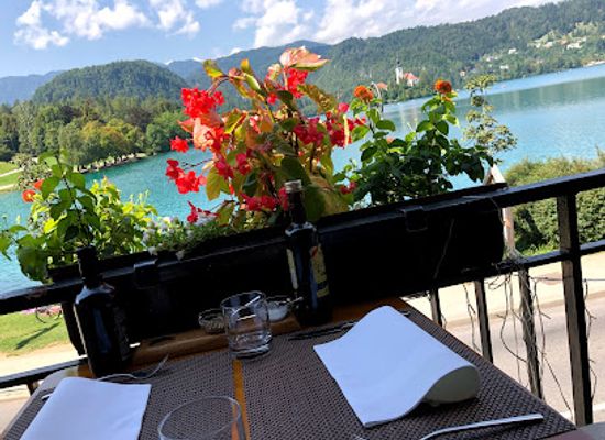 slovenia/lake-bled/restaurant/restavracija-sova-bled