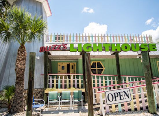 florida/naples-beach/restaurant/buzz-s-lighthouse-restaurant