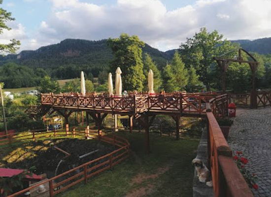 poland/stolowe-mountains/restaurant/gory-i-osci-smazalnia-pstraga