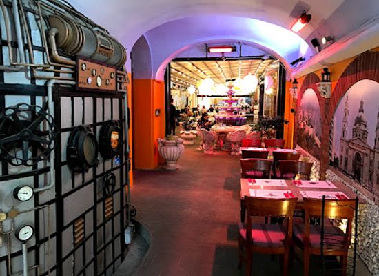 hungary/budapest/inner-city/restaurant/verne-restaurant-cafe