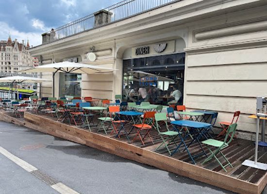 switzerland/lausanne/flon/restaurant/downtown-lausanne