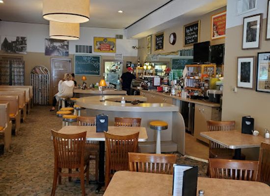 wisconsin/baraboo-range/restaurant/little-village-cafe