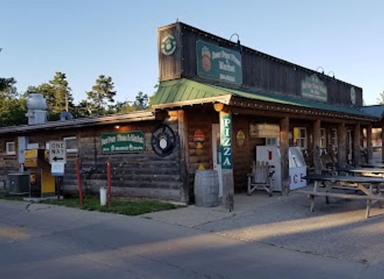 michigan/sleeping-bear-dunes-national-lakeshore/restaurant/bear-paw-pizza-market