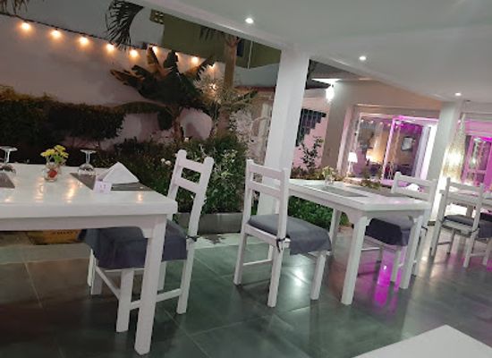 senegal/dakar/point-e/restaurant/restaurant-le-phenix-jardin
