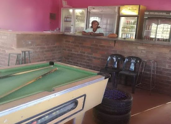 botswana/molepolole/restaurant/showground-rest-o-bar
