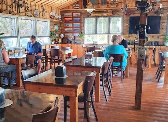 finland/kymenlaakso/restaurant/fish-restaurant-and-store-kuusisen-kalamaja