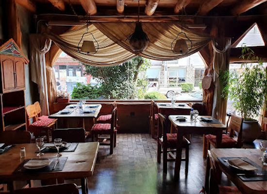 argentina/patagonia/restaurant/familia-weiss