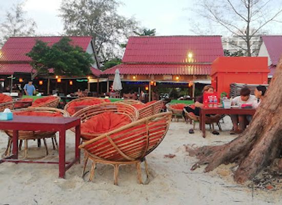 cambodia/sihanoukville/ochheuteal-beach/restaurant/angkor-beach-bar