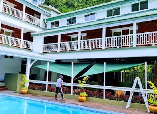 dominica/mahaut/restaurant/v-lounge-grill